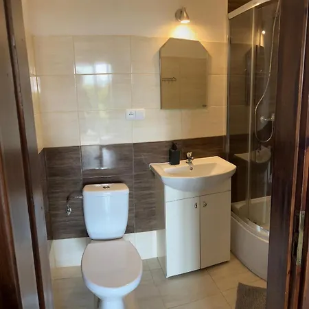 Δωμάτια σε οικογενειακή κατοικία Alicja *